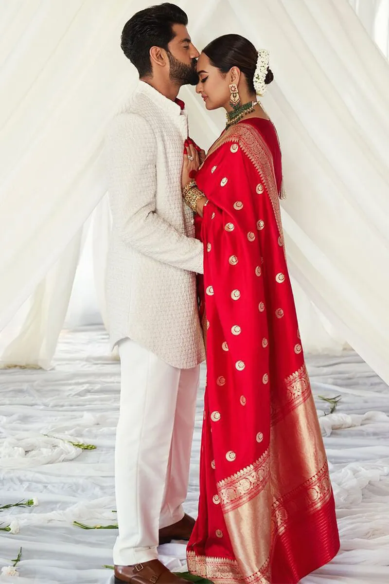 Dissemble Red Soft Silk Saree With Designer Blouse Piece