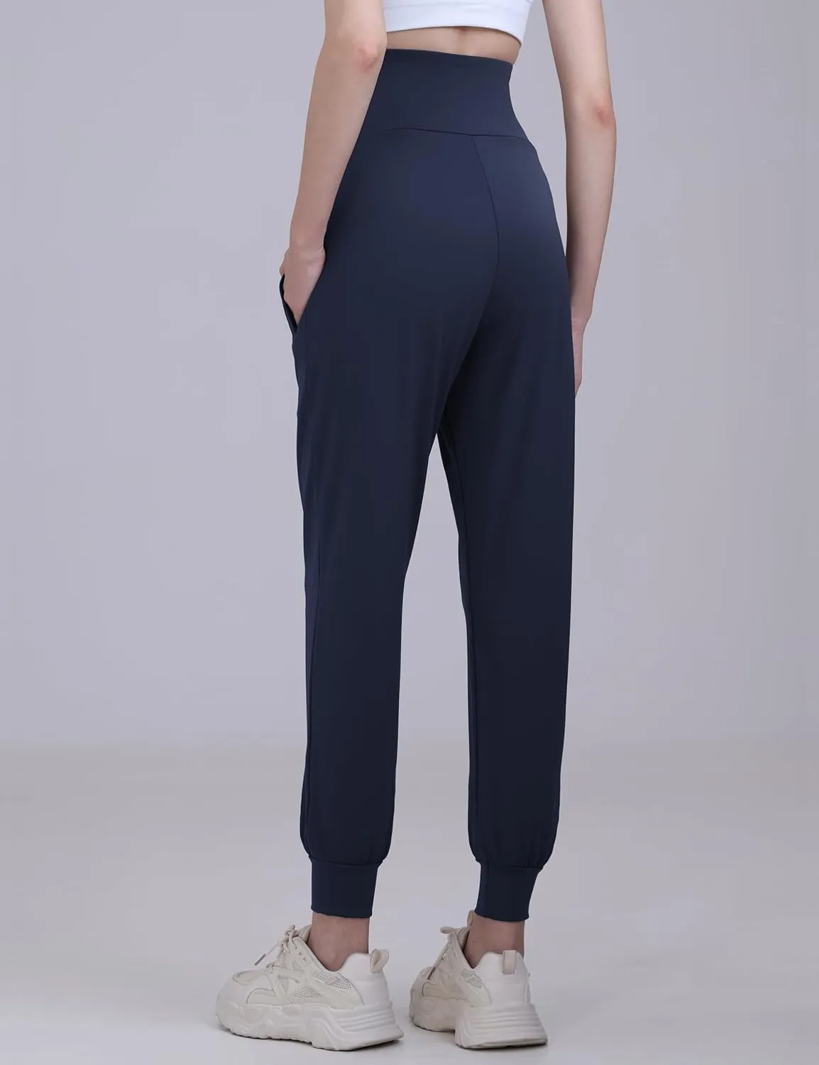 Maternity Joggers Fleece Lined Maternity Sweatpants Stretchy Workout Casual Pregnancy Pants with Pockets