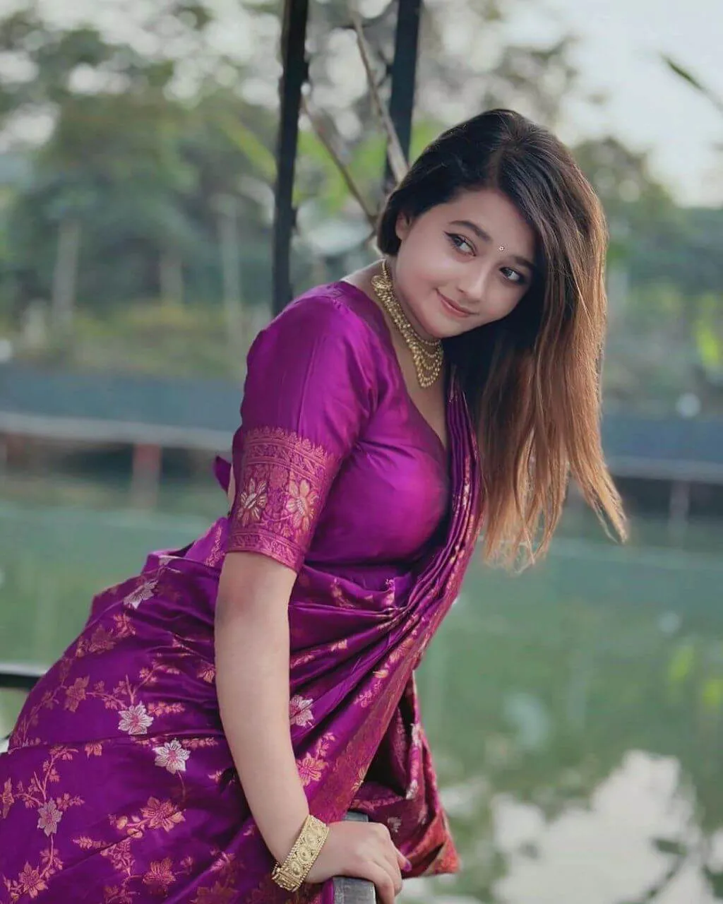 Ravishing Purple Soft Silk Saree With Groovy Blouse Piece