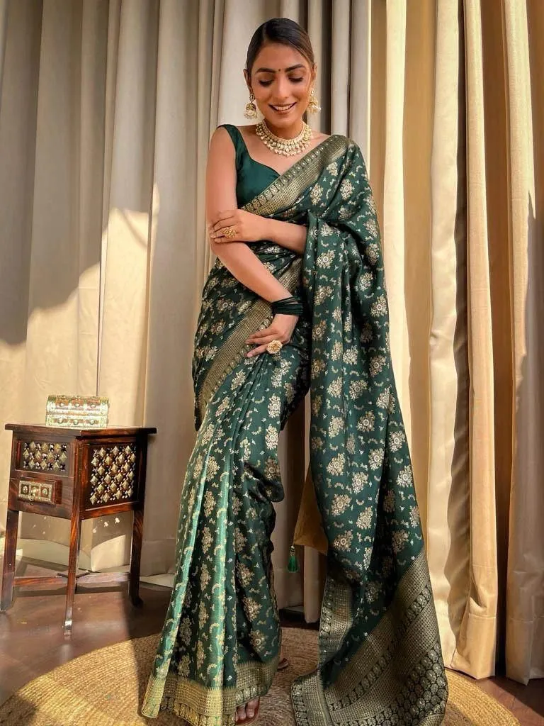 Sonorous Dark Green Soft Silk Saree With Winsome Blouse Piece