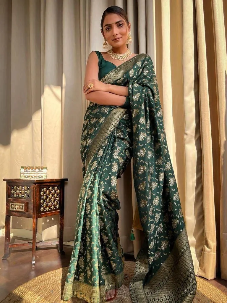 Sonorous Dark Green Soft Silk Saree With Winsome Blouse Piece