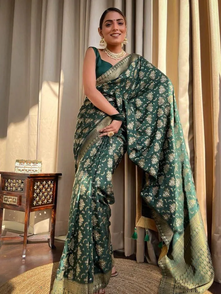 Sonorous Dark Green Soft Silk Saree With Winsome Blouse Piece