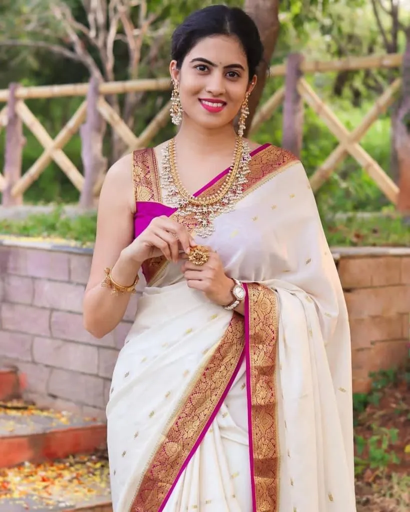Transcendent Off White Soft Silk Saree With Admirable Blouse Piece