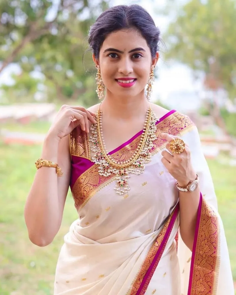 Transcendent Off White Soft Silk Saree With Admirable Blouse Piece