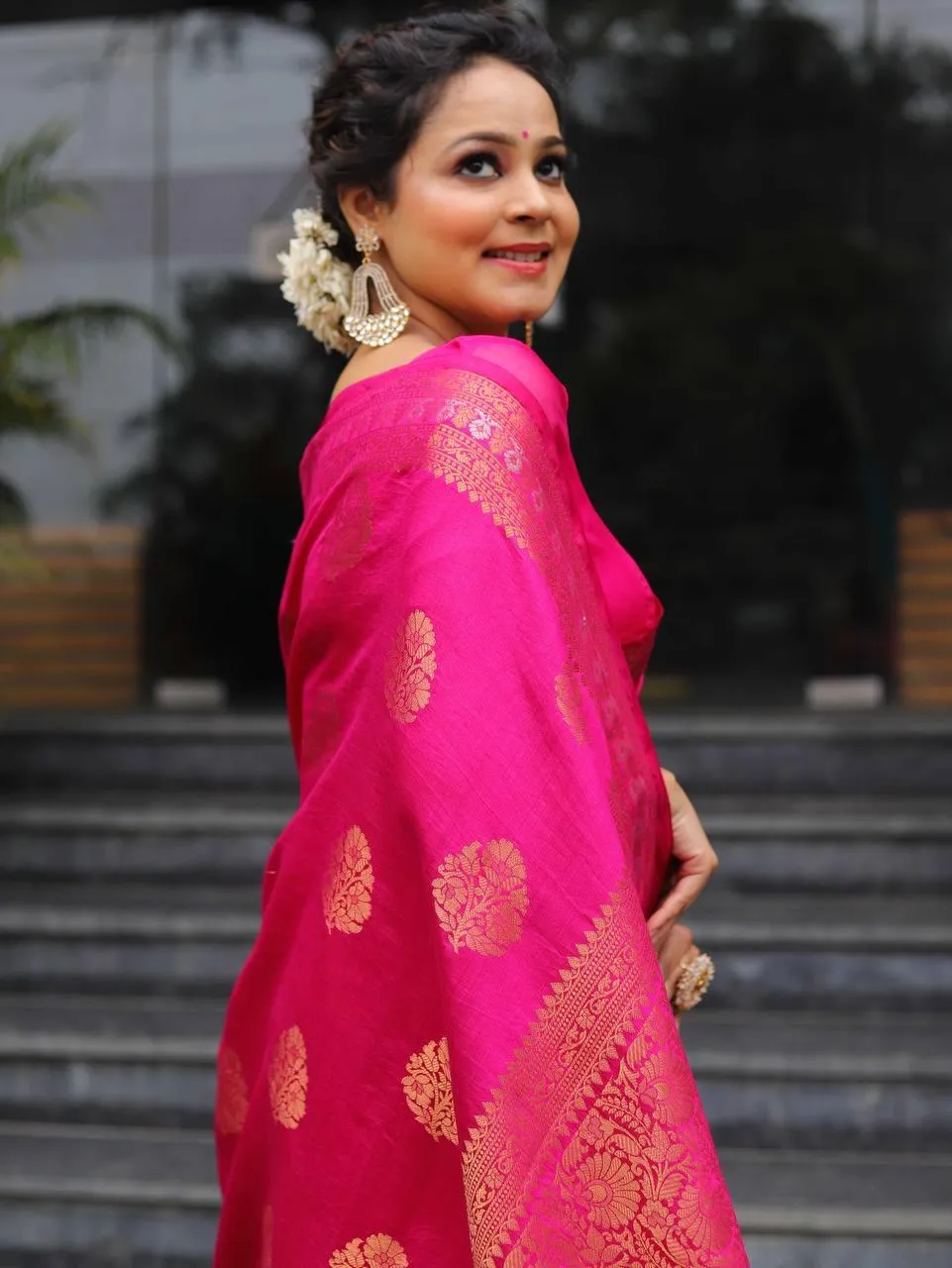Tremendous Dark Pink Soft Silk Saree With Enthralling Blouse Piece