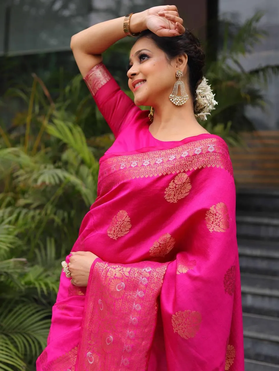 Tremendous Dark Pink Soft Silk Saree With Enthralling Blouse Piece