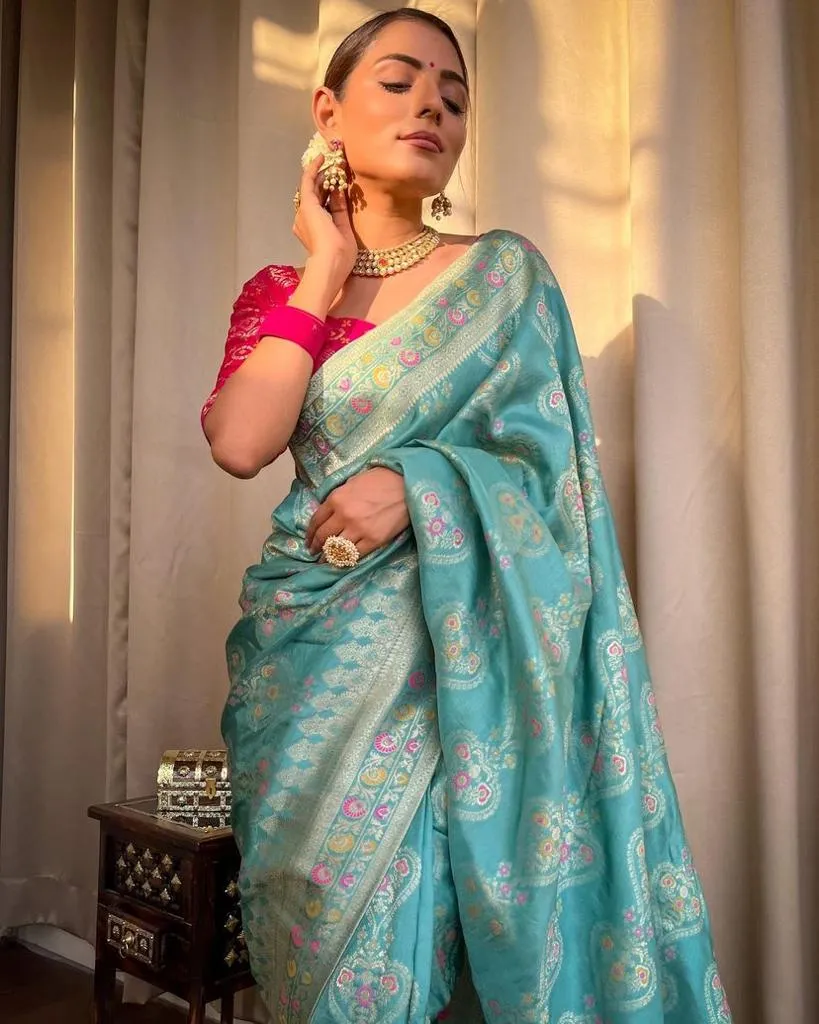 Vestigial Firozi Soft Silk Saree With Mesmerising Blouse Piece